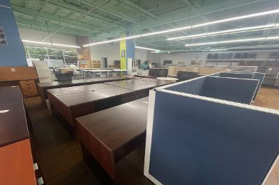 At our PTIOF showroom, See our available panel dividers for multiple workstations. Paneling available in various colors and designs. Come by today!